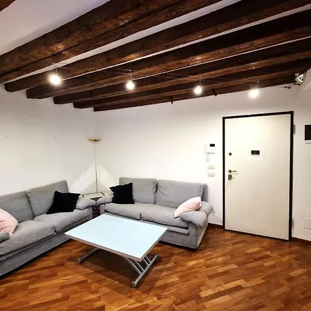 Magnifico Ristrutturato Apartment *